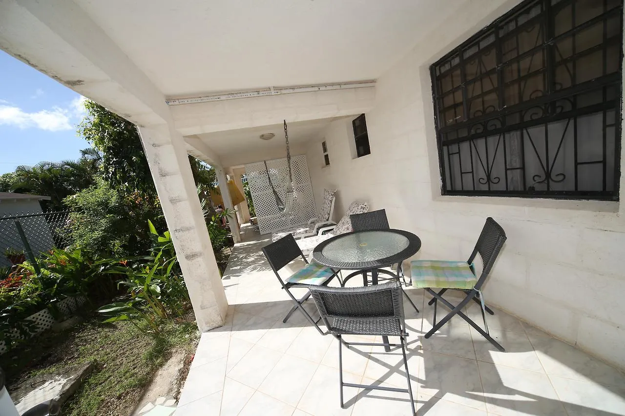 Eumelvilla Saint James Apartment