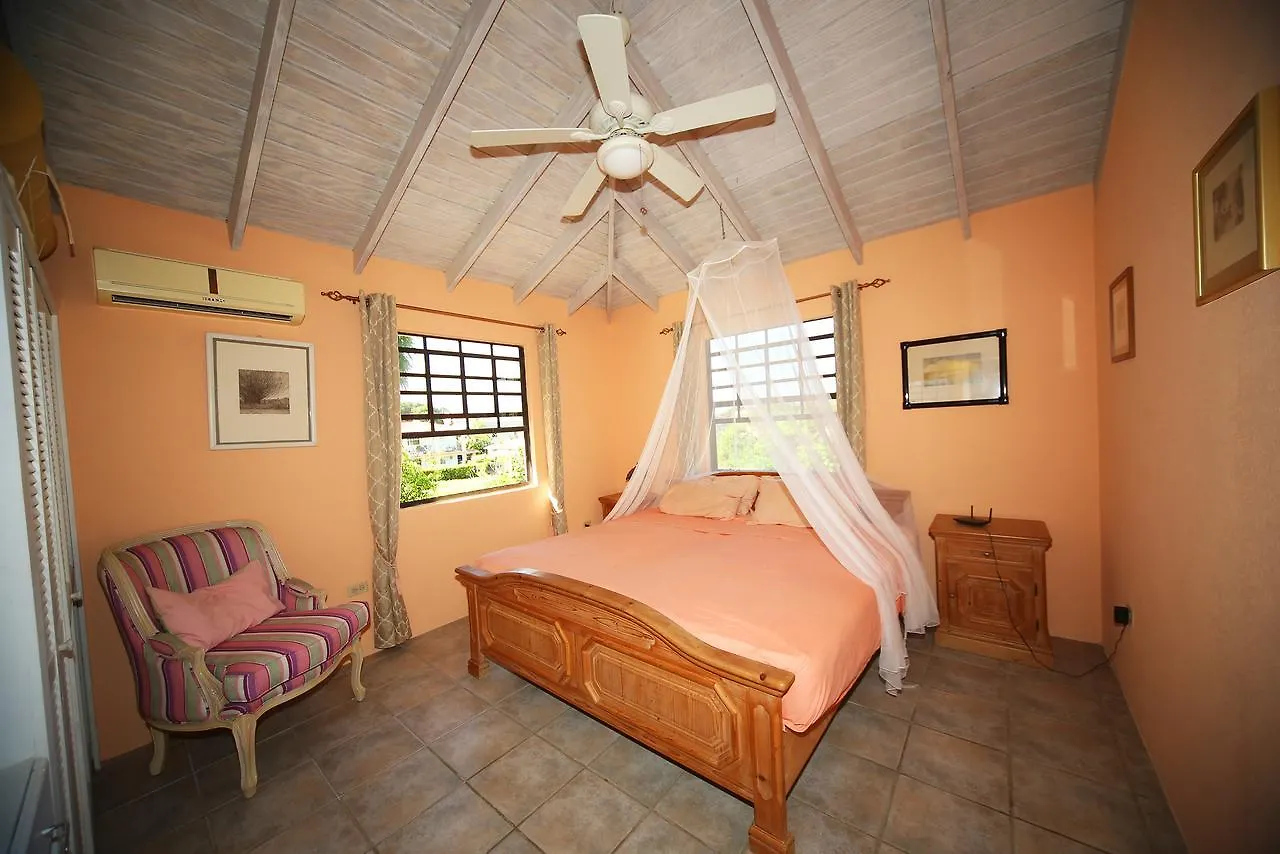 Eumelvilla Saint James Apartment